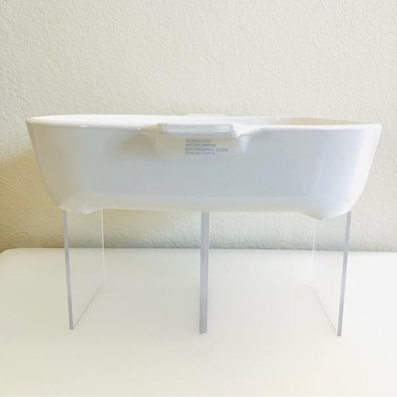 Corningware Browning Skillet- Norelco Microwave - Picture 3 of 10